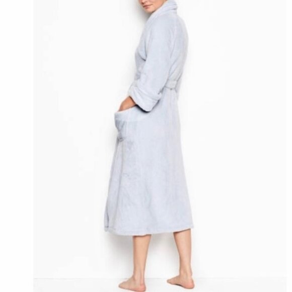 NWT VICTORIA'S SECRET White Cozy Plush Long Robe - Blue - Picture 4 of 4